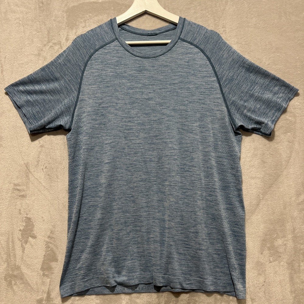 Lululemon Metal Vent Tech Shirt Men's L Blue Heathered Short Sleeve Gym‎ Logo